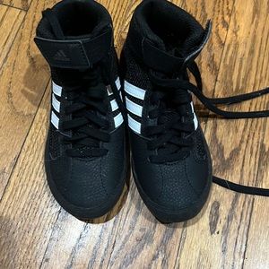 Adidas child’s wrestling shoes size 11 like new